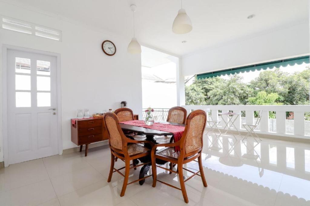 Palem Kipas Homestay Jogjakarta Buitenkant foto