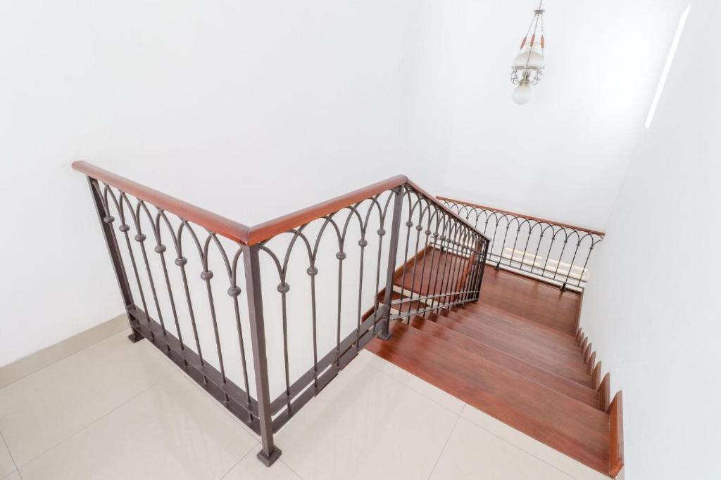 Palem Kipas Homestay Jogjakarta Buitenkant foto