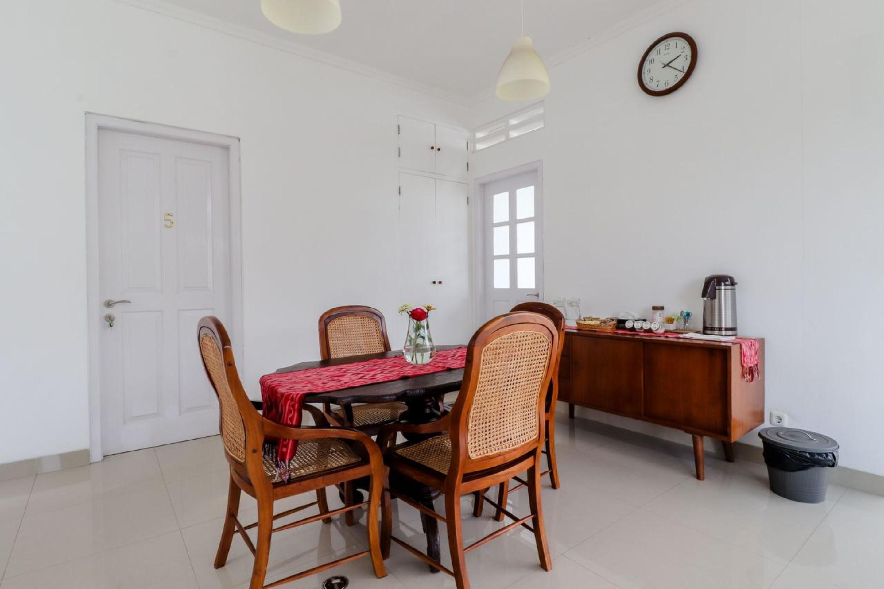 Palem Kipas Homestay Jogjakarta Buitenkant foto