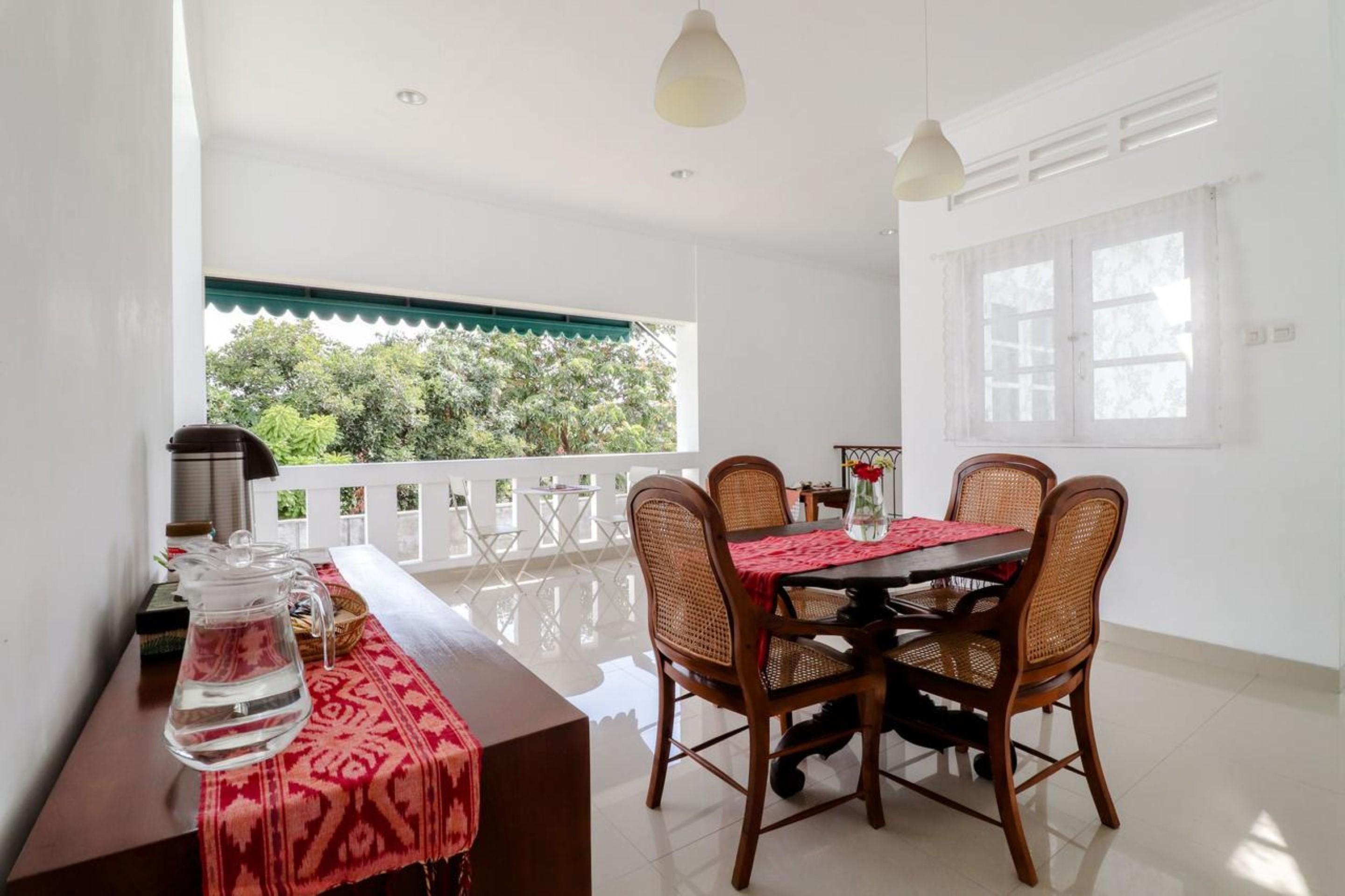 Palem Kipas Homestay Jogjakarta Buitenkant foto