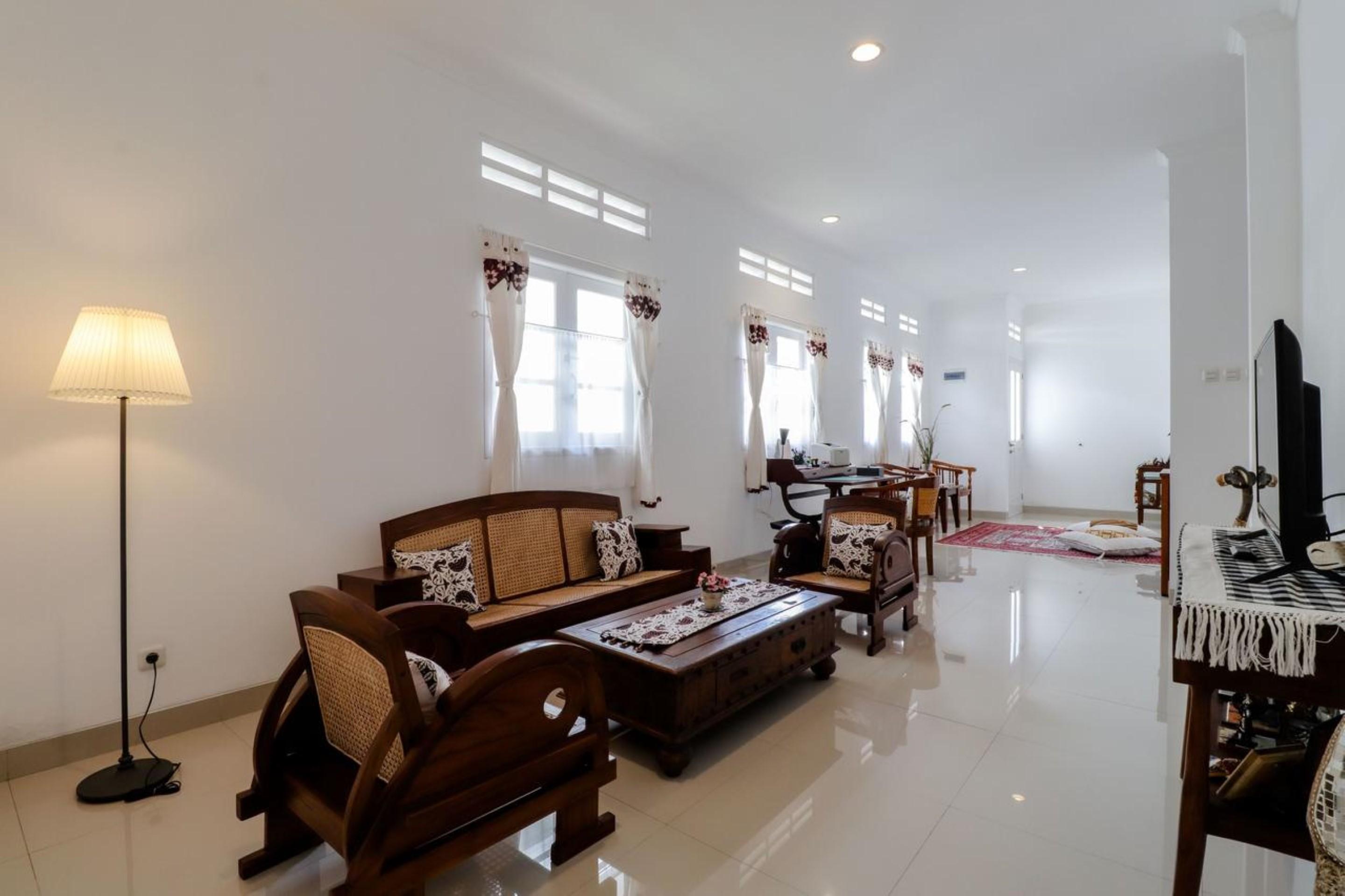 Palem Kipas Homestay Jogjakarta Buitenkant foto