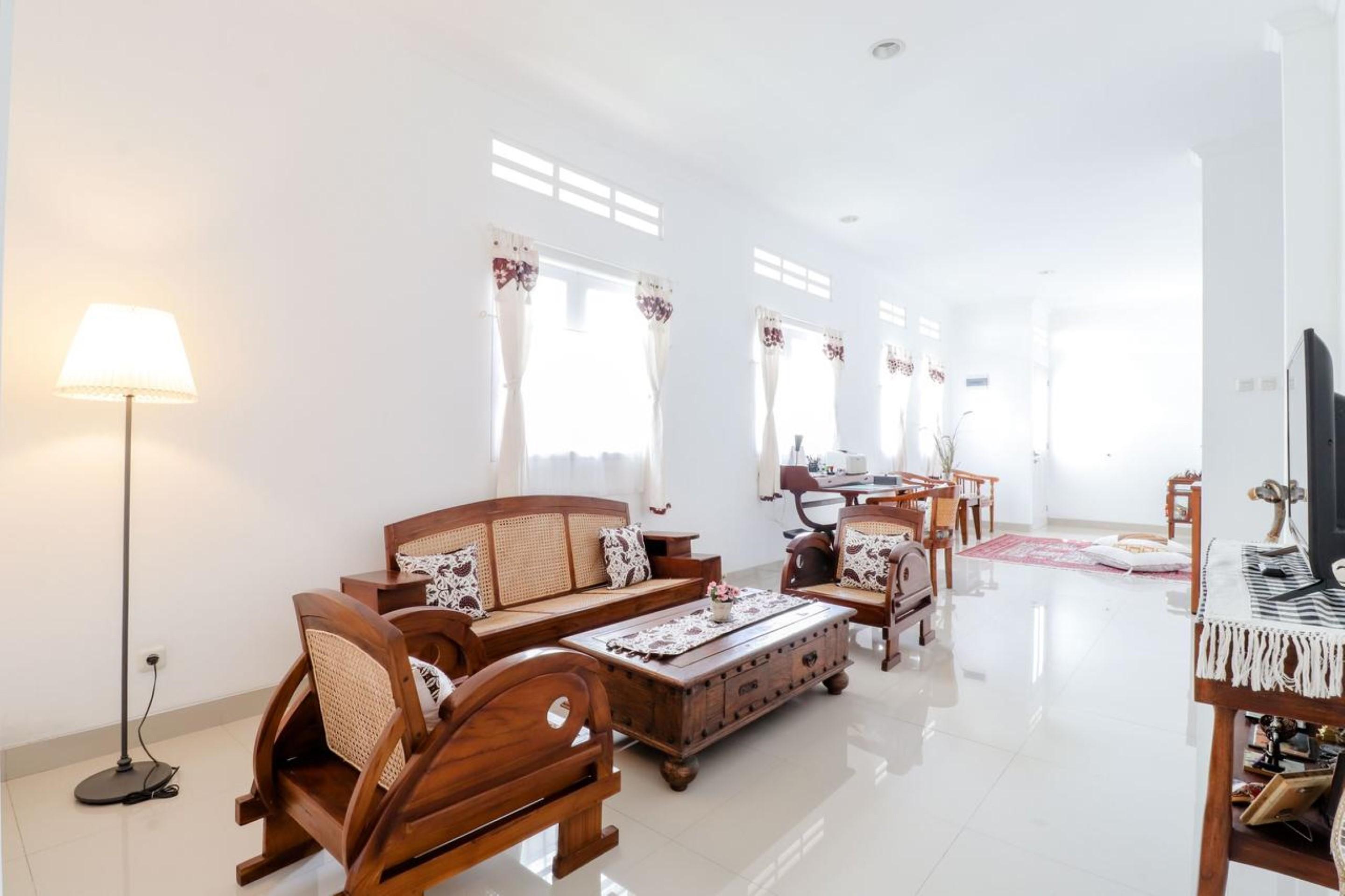 Palem Kipas Homestay Jogjakarta Buitenkant foto